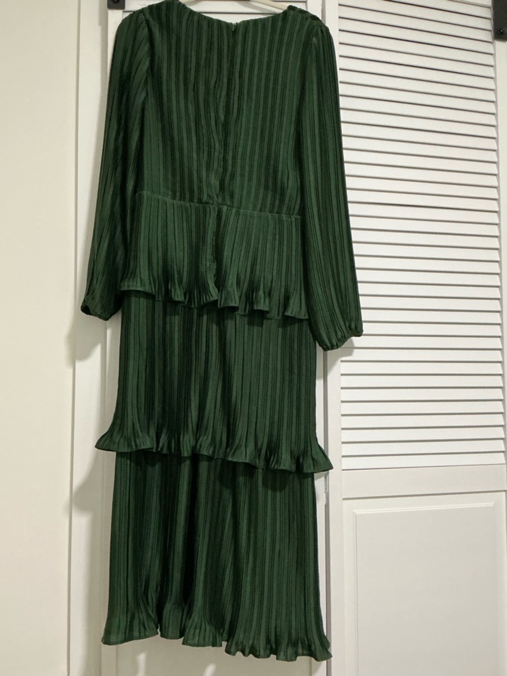 Petal & Pup Emerald Green Tiered Midi Dress - Picture 5 of 5